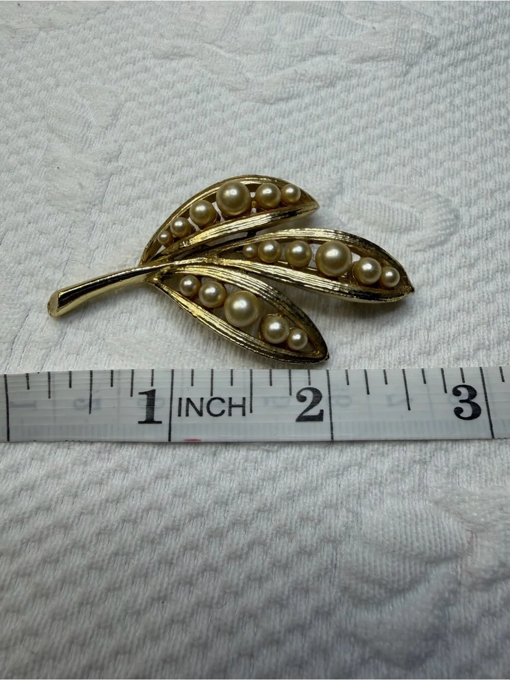 Vintage Gold Leaf brooch with Pearlescent Beads